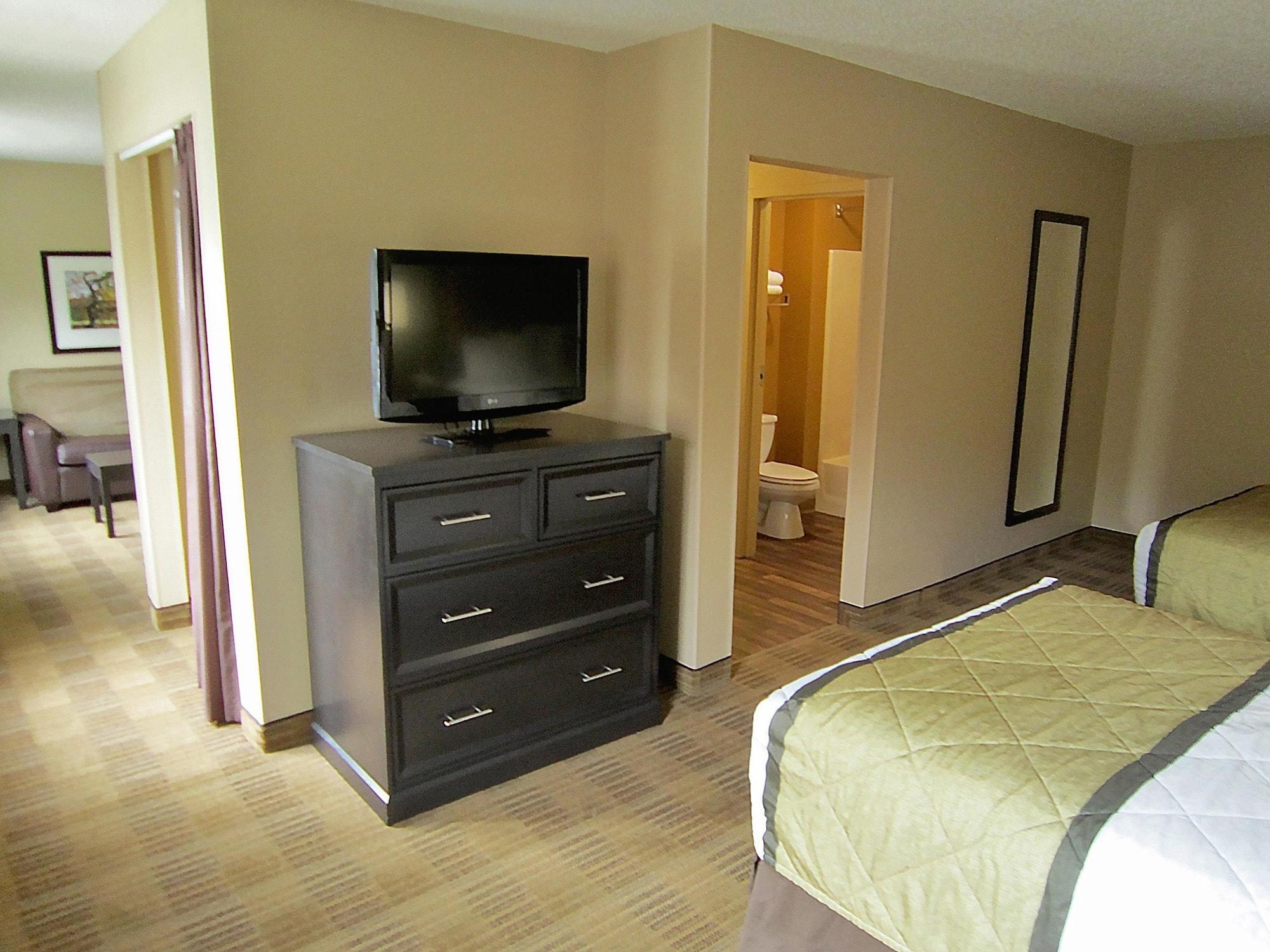 Extended Stay America Suites - Detroit - Novi - Orchard Hill Place Northville Exterior foto