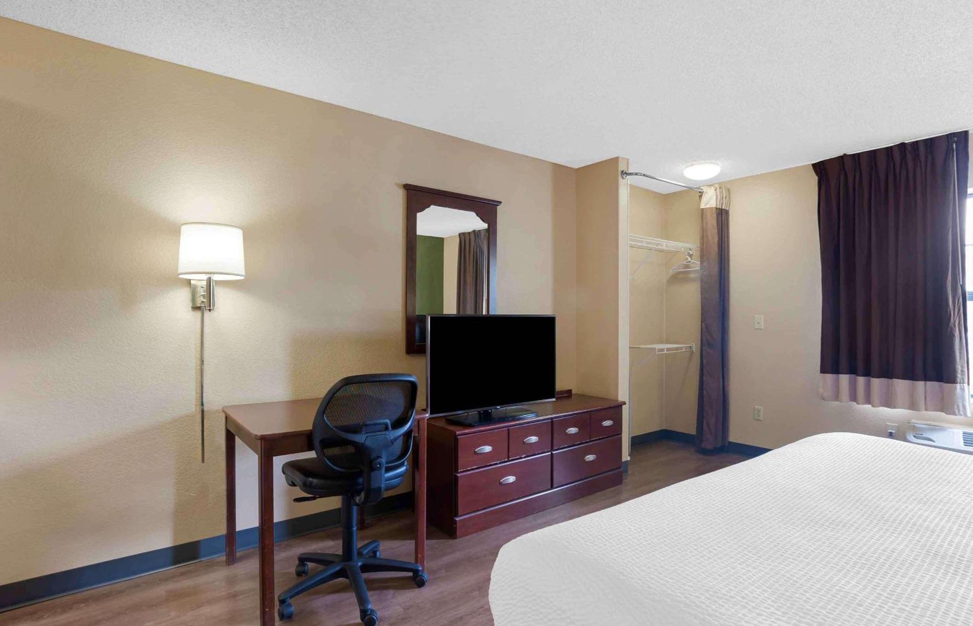 Extended Stay America Suites - Detroit - Novi - Orchard Hill Place Northville Exterior foto