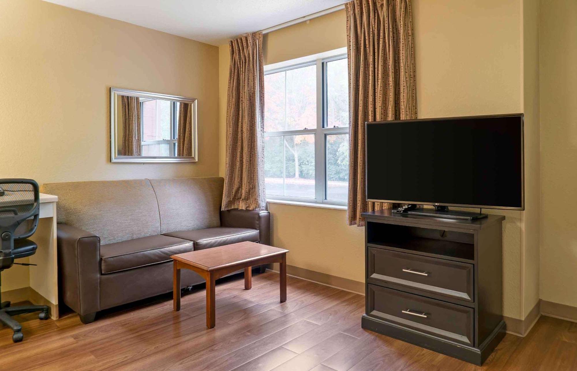Extended Stay America Suites - Detroit - Novi - Orchard Hill Place Northville Exterior foto